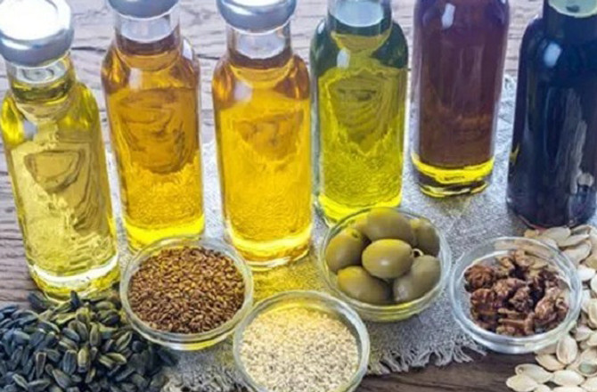 File photo of various edible oils. Photo: INN