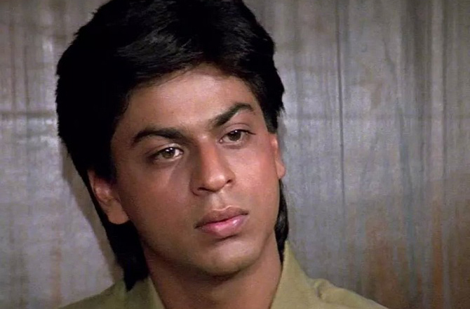 شاہ رخ خان`کنگ آف رومانس بننے سے پہلے، شاہ رخ نے فلم ڈر(۱۹۹۳ء) میں راہل کے اپنے کردار سے سب کوحیران کر دیاتھا۔ یہ ایک جنونی اور خوفناک عاشق کا رول تھا جس کے &rsquo;ک-ک-کرن&lsquo; کے مکالمے کو اب بھی یاد کیا جاتا ہے۔ بعد میں ڈان ۲ &nbsp;(۲۰۱۱ء) میں انہوں نے ایک چالاک مجرم کا کردار ادا کیا، جس نے نئی نسل کیلئے اینٹی ہیرو کی نئی تعریف تحریرکی۔