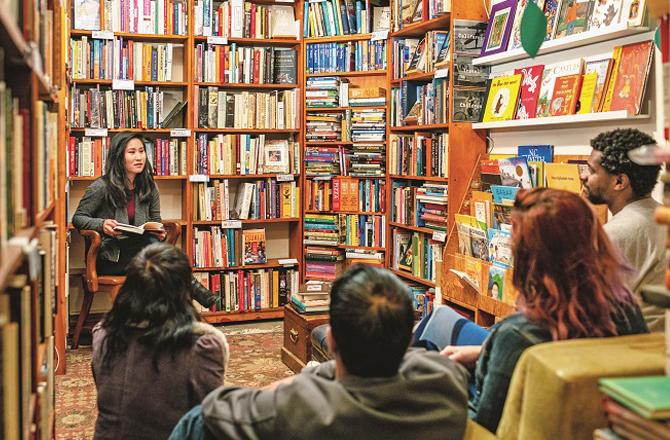 Every new invention, every new idea brings with it a storehouse of special words that languages ​​adapt to suit their own tastes. Photo: INN.