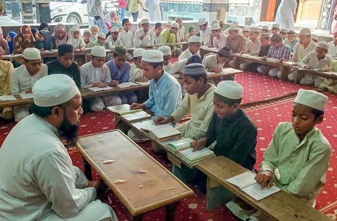 Students studying in a madrassa. Photo: INN.