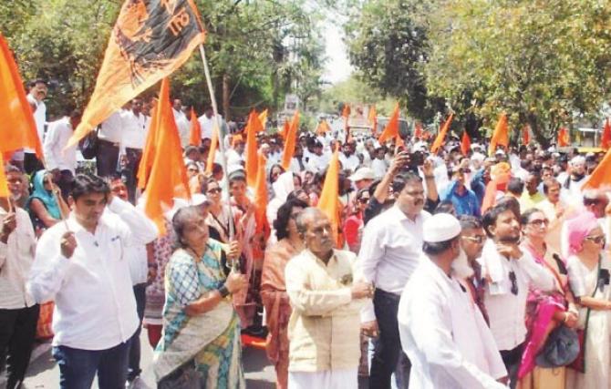 Workers from all political and social organizations participated in the march unitedly. Photo: INN