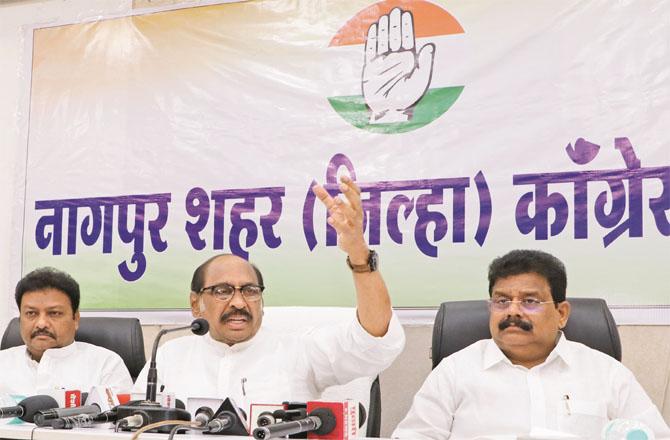 Congress`s `Satya Shodhan Committee` chief Manikrao Thackeray addressing the Yes conference. (PTI)