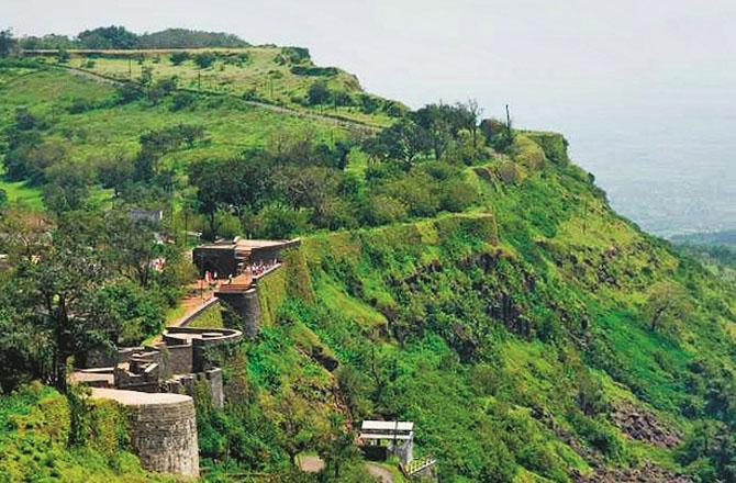 The road to Panhala Fort. Photo: INN.