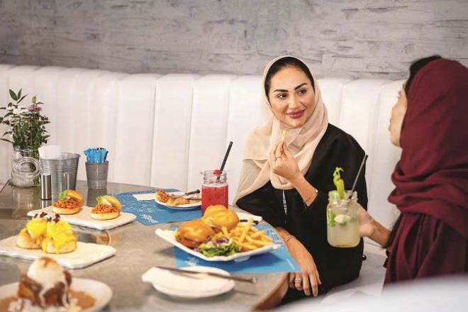 Women should try their best to be at the forefront of good deeds this month. Photo: INN
