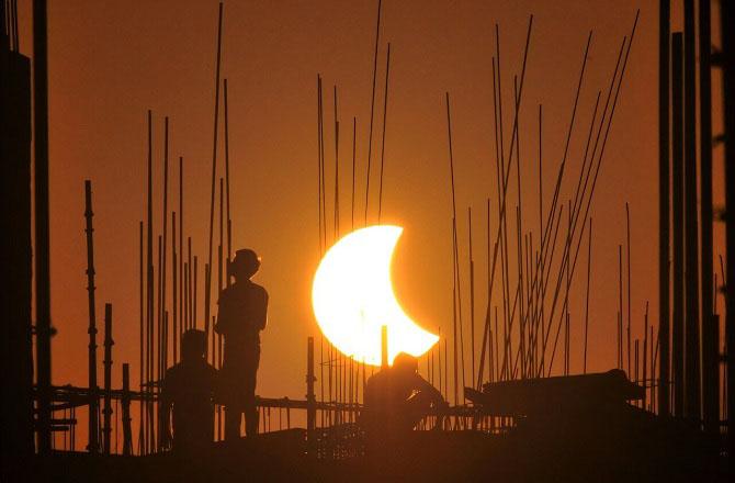 A beautiful view of the partial solar eclipse. Photo: INN.