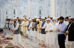فتاوے: تراویح کی نماز، مصنوعی بال کیلئے علاج، گروی رکھے کھیت کی پیداوار