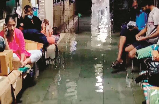 KEM Hospital was flooded due to the rains this week.