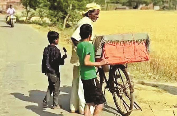 اب تو گائوں میں بھی آئس کریم ملنے لگی ہے، پہلے ملائی برف کھائی جاتی تھی