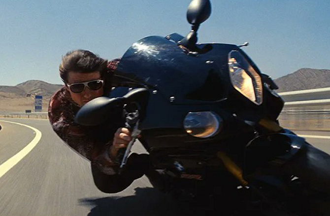 مشن: امپاسبل۔ روگ نیشن (Mission: Impossible &ndash; Rogue Nation): فرنچائز کی پانچویں فلم ۳۲؍ جولائی ۲۰۱۵ء کو ریلیز ہوئی تھی جس کی ہدایتکاری براڈ برڈ نے کی تھی۔ اس فلم نے باکس آفس پر ۱۹؍ کروڑ ۵؍ لاکھ ۴۲؍ ہزار ۳۷۷؍ کروڑ ڈالر کا کاروبار کیا تھا۔