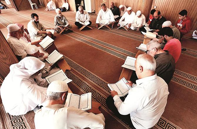 The companionship of the righteous is mentioned in many places in the Holy Quran, sometimes even described with events. Photo: INN