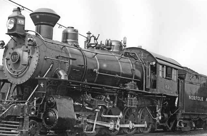 <p>نورفوک اور ویسٹرن۴۷۵ ، امریکہ &nbsp;(تعمیر شدہ ۱۹۰۶ء):یہ بھاپ کا انجن اسٹراسبرگ ریل روڈ پر خصوصی مسافر خدمات چلاتا ہے، جو کہ پنسلوانیا میں ایک &nbsp;ونٹیج &nbsp;لائن ہے، جو ۲۰؍ویں صدی کے اوائل کے ریل سفر کو محفوظ رکھتی ہے۔</p>