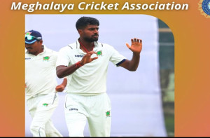 آکاش چودھری نے ۸؍ چھکے لگا کر فرسٹ کلاس کرکٹ میں تیز ترین ۵۰؍رنزبنائے