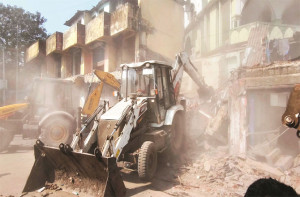 بھیونڈی : انجور پھاٹا سے کلیان ناکہ تک سڑک کی توسیع کیلئے۱۱۴؍ املاک کا انہدام