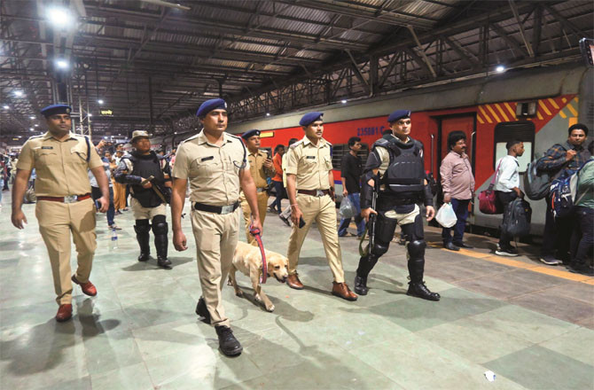Police are monitoring public places across Maharashtra (Photo: PTI)