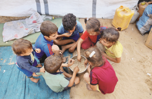 غزہ میں غذا کی شدید کمی، امدادی تنظیموں نے اسرائیلی پابندیاں ہٹانے کا مطالبہ کیا