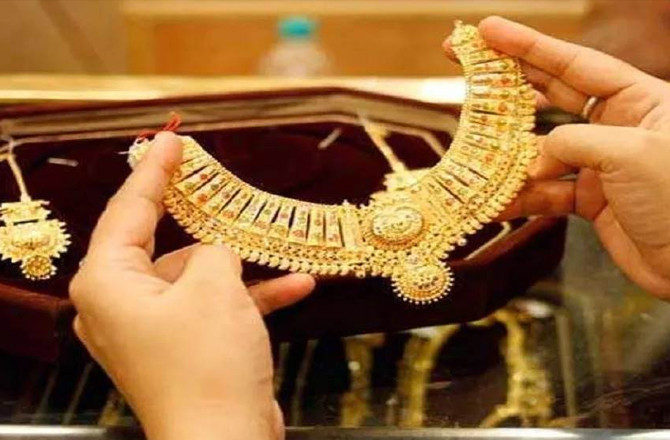 Gold Oranments.Photo:INN