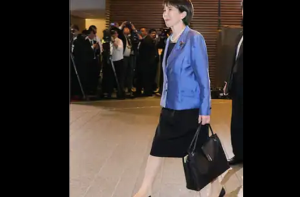 جاپان: وزیراعظم کا ہینڈ بیگ وائرل؛ قیمت ۸۹۵؍ ڈالر، ۱۴۵؍ سال پرانی کمپنی بناتی ہے