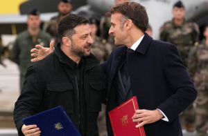 فرانس یوکرین کو ۱۰۰؍ رافیل طیارے اور جدید فضائی دفاعی نظام فراہم کرے گا 