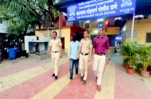 کلیان: لوکل ٹرین کے جعلی پاس بنانے والے گرفتار