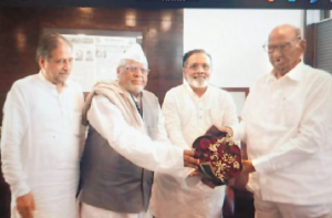 مسلمانوں کو درپیش مسائل پر مبنی میمورنڈم شرد پوار کو پیش کیا گیا