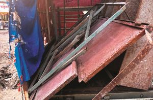 بھیونڈی: اسکول کا سامان اسکریپ میں فروخت کرنے کا الزام