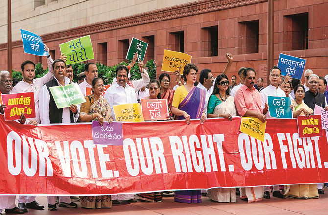 The opposition is preparing to protest again against the SIR. (File photo) The opposition is preparing to protest again against the SIR. (File photo)