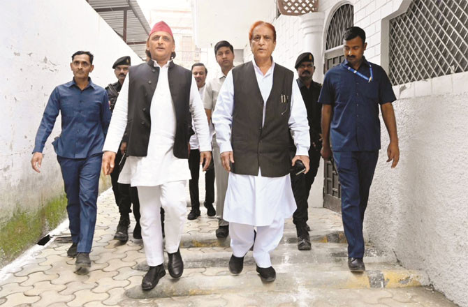 Samajwadi Party chief Akhilesh Yadav and Azam Khan. (PTI)