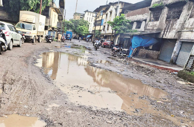 The same is true of College Road adjacent to Mansarover Phale Nagar.