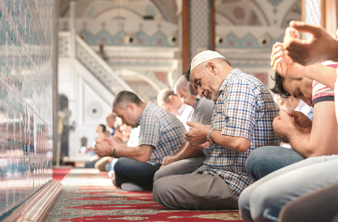 Man should try to solve his own problems, but he should find his source of strength by turning to Allah. Photo: INN