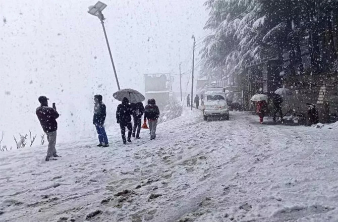 ِSnowfall In Kashmir.Photo:INN
