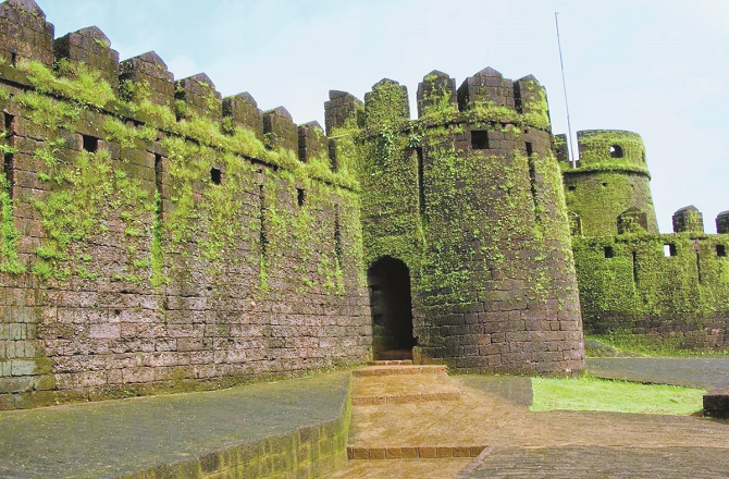The coral fort of Marudeshwar can be seen in. Photo: INN