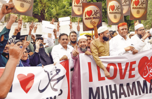 نعت گو غیر مسلم شعراء: کچھ عشق محمدؐ میں نہیں شرطِ مسلماں