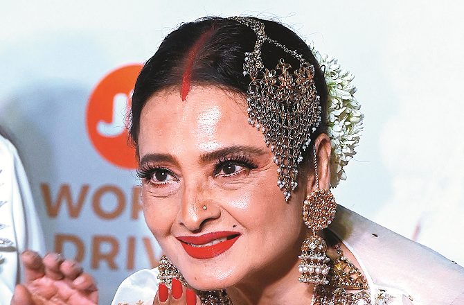 Rekha is considered one of the most respected actresses today. Photo: INN