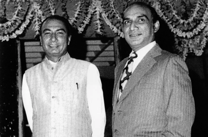 <p>انہوں نے جن فلمسازوں کے ساتھ کام کیا، وہ خود ترقی پسندانہ خیالات کے مالک تھے۔ اس سلسلے میں گرودت، بی آر چوپڑا اور یش چوپڑا کی مثالیں دی جا سکتی ہیں۔</p>