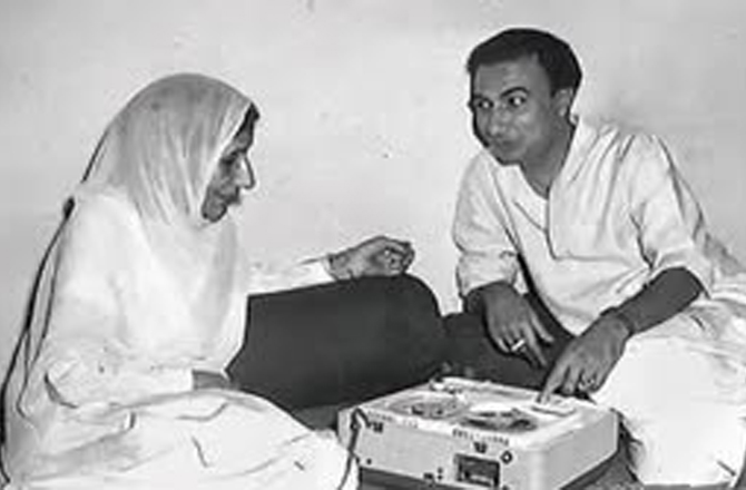 <p>اس کے بعد انہوں نے اپنا پہلا شعری مجموعہ ’’تلخیاں‘‘ مرتب کیا۔ تقریباً دو برسوں کی انتھک کوششوں کے بعد ان کی محنت رنگ لائی اور اس کی اشاعت ہوئی۔</p>