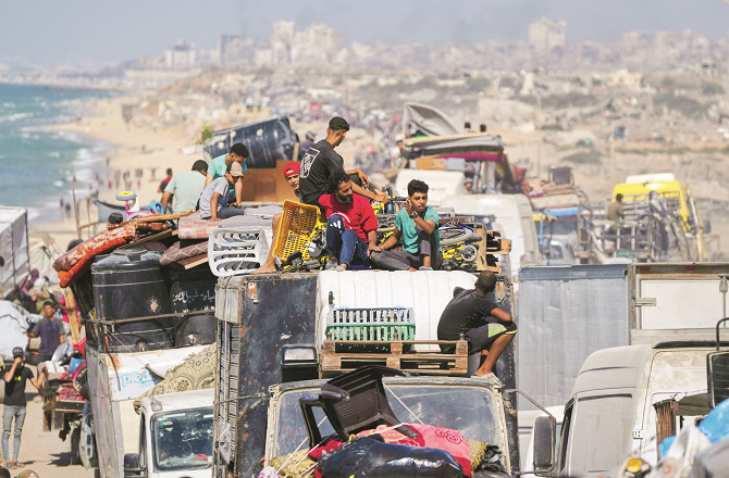 Millions have fled Gaza City, but millions more remain. Photo: INN