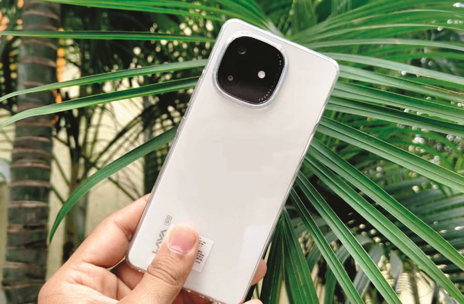Lava has launched its first gaming phone model ‘LaVa Play Ultra’ in the Indian market. Photo: INN