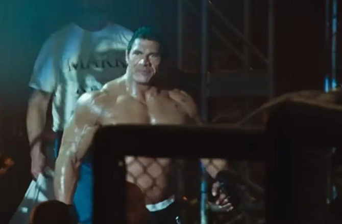 Dwayne Johnson plays Mark Kerr in "The Smashing Machine." Photo: INN