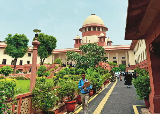 The Supreme Court has issued a notice to the Kerala High Court on the anticipatory bail issue. Photo: INN