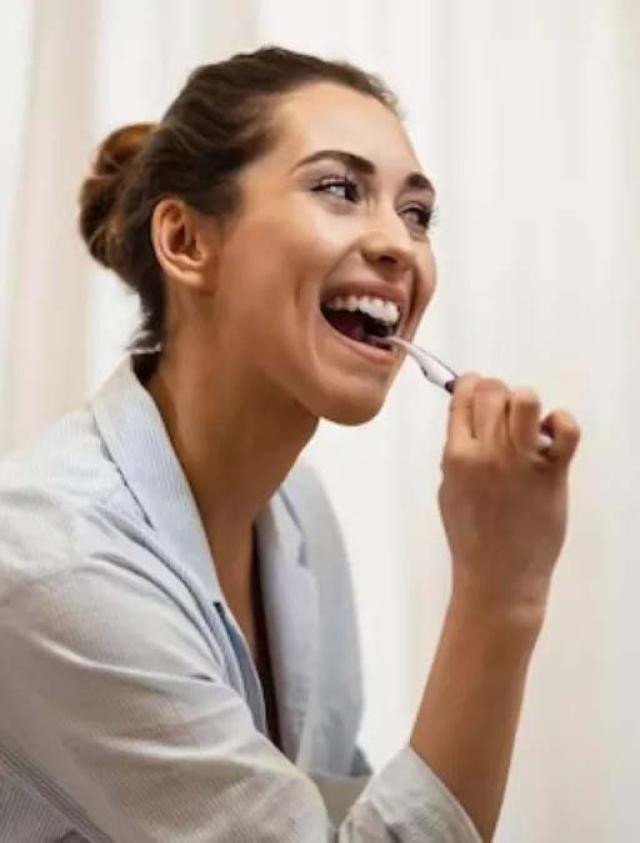 دانتوں کے لئے نقصاندہ غذائیں