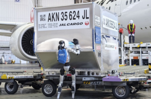 جاپان: ٹوکیو کے ایئرپورٹ پر سامان کی ترسیل کیلئے ہیومنائیڈ روبوٹس استعمال ہوں گے