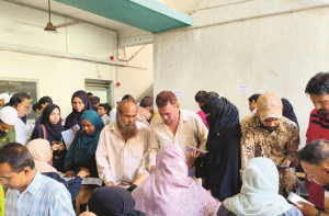 ممبرا : ووٹر میپنگ کے مراکز پر بھیڑ، بی ایل او کے تعلق سے ملا جلا ردعمل 