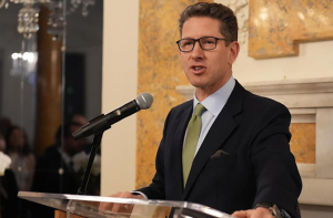  پوری دنیا میں امریکہ کا تعلق صرف اسرائیل سے ہے: واشنگٹن میں برطانیہ کے سفیر