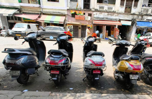 دہلی میں پیٹرول سے چلنے والی بائیکس اور اسکوٹر بند ہوں گے! 