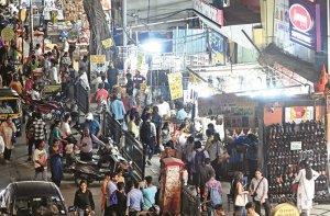 گوریگاؤں اسٹیشن پرغیر قانونی ہاکرس، عدالت برہم