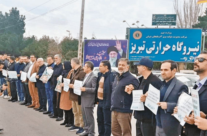 Citizens in Iran have begun forming human chains outside key installations to protest US attacks.