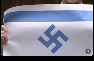 پولینڈ کے قانون ساز نے نازی سواستک والا اسرائیلی جھنڈا دکھا کر تنازع کھڑا کردیا