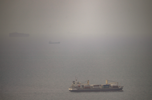 امریکہ ایران کشیدگی سے ہرمز میں جہازوں کیلئے سنگین خطرہ