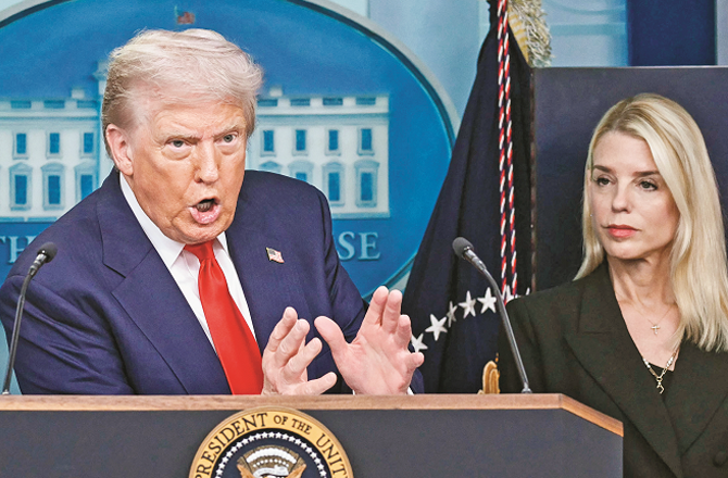 Trump is not succeeding in subduing Iran despite all the attacks and threats, but he does not want to appear defeated. Photo: INN