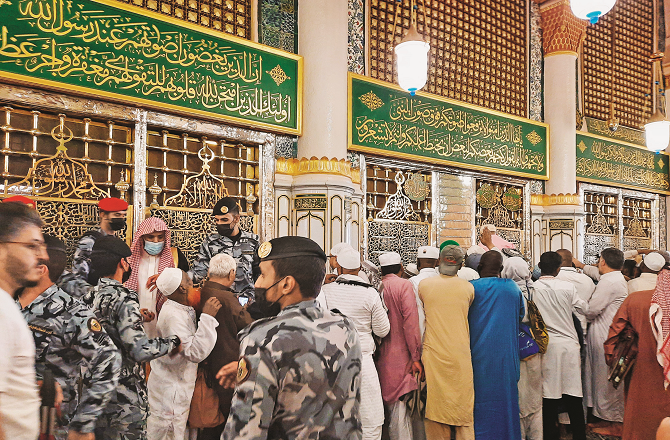 Muhammad`s eloquence and good manners are clearly evident in his speech, sermons, advice, and expressions of humility, praise, and supplication to his Lord. Photo: INN